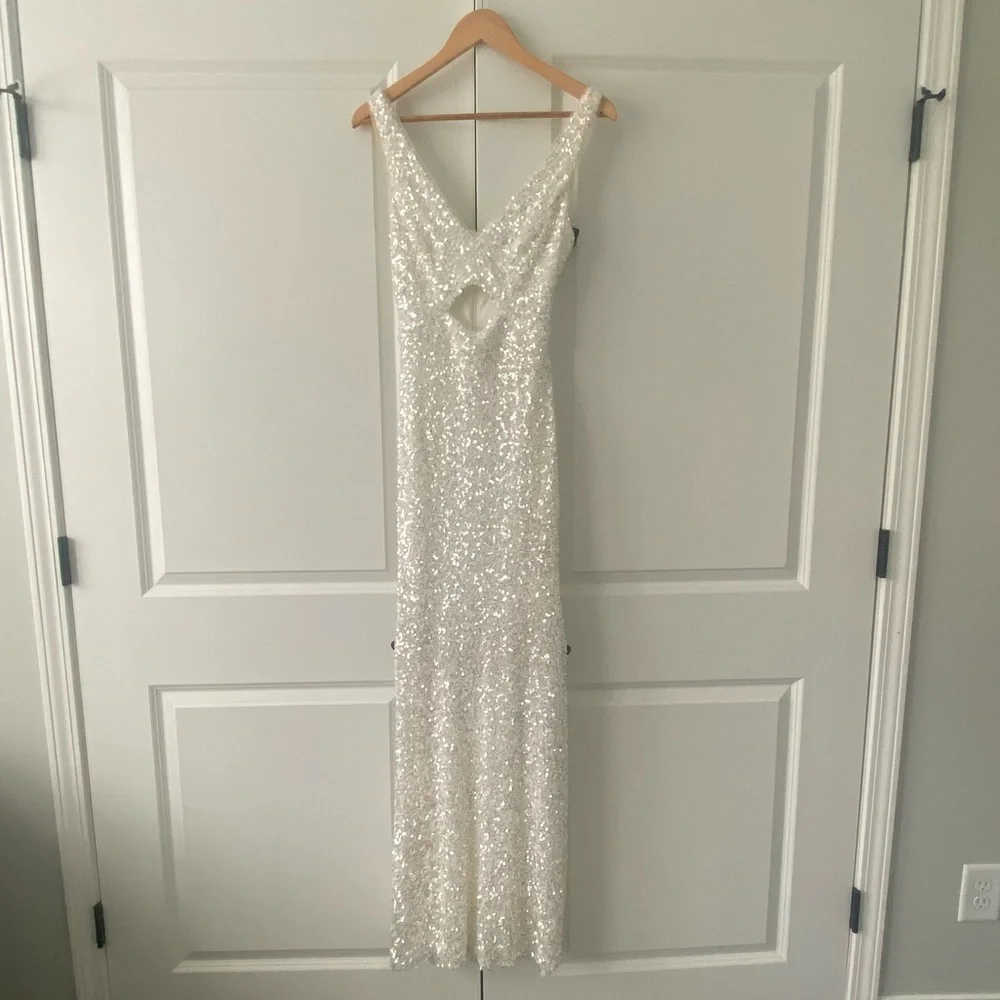 Betsy Adam V-Neck Cutout-Detail Sequinned IvorySilver 4 - Picture 4 of 16